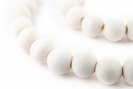 The Bead Chest Natural 10mm Wooden Beads in White for Jewelry Making – Round Loose Wood Spacer Beads I Approximately 40 Beads